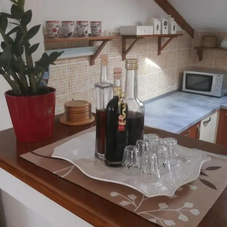 Lukre Mala Apartmán *