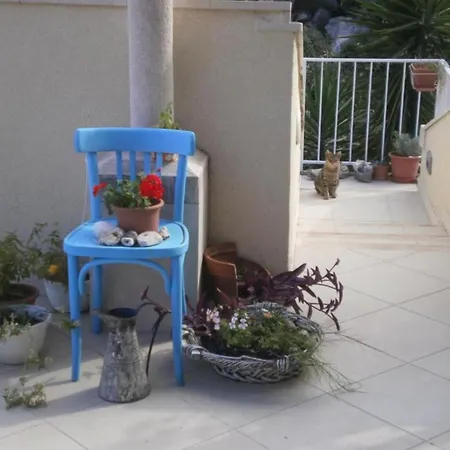 Lukre Mala דירה *