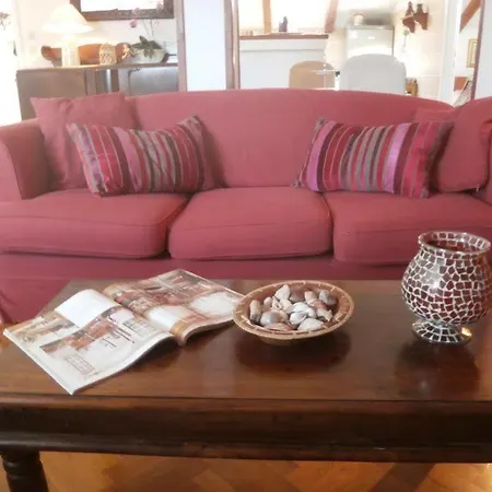 Lukre Mala דירה *